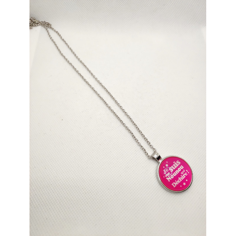 Collier nounou qui déchire